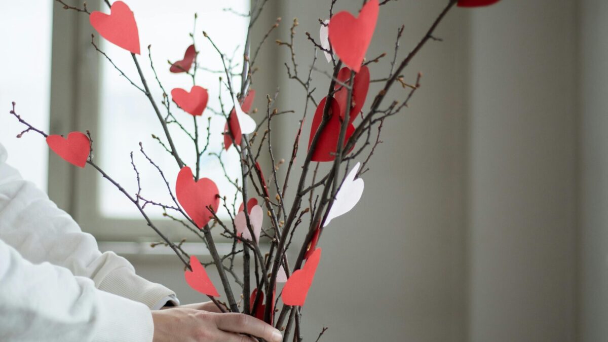 vase mit herzen scaled