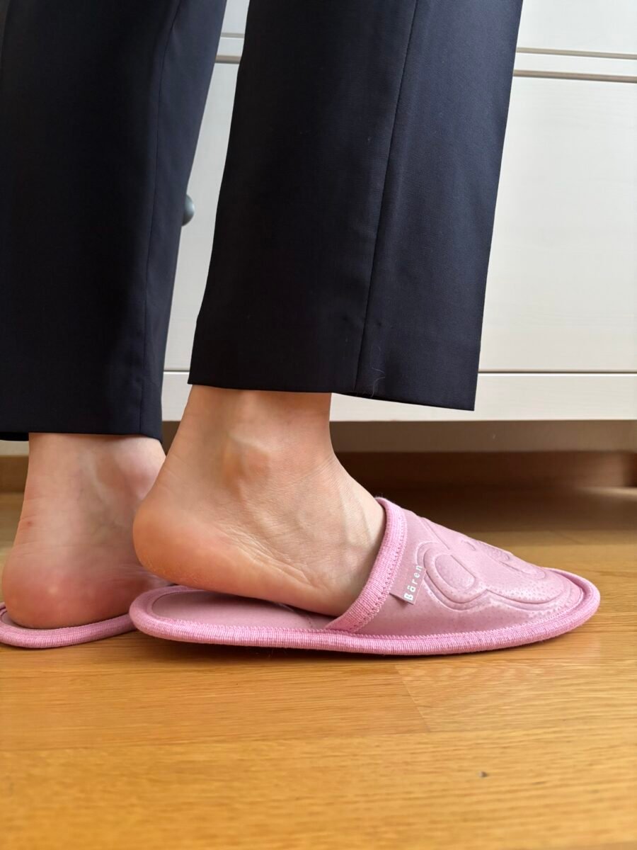 slippers pink side